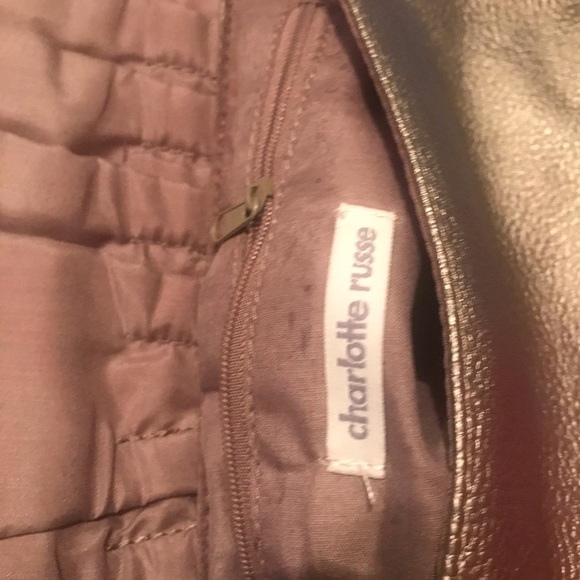 Metallic silver pleated clutch - Picture 3 of 3